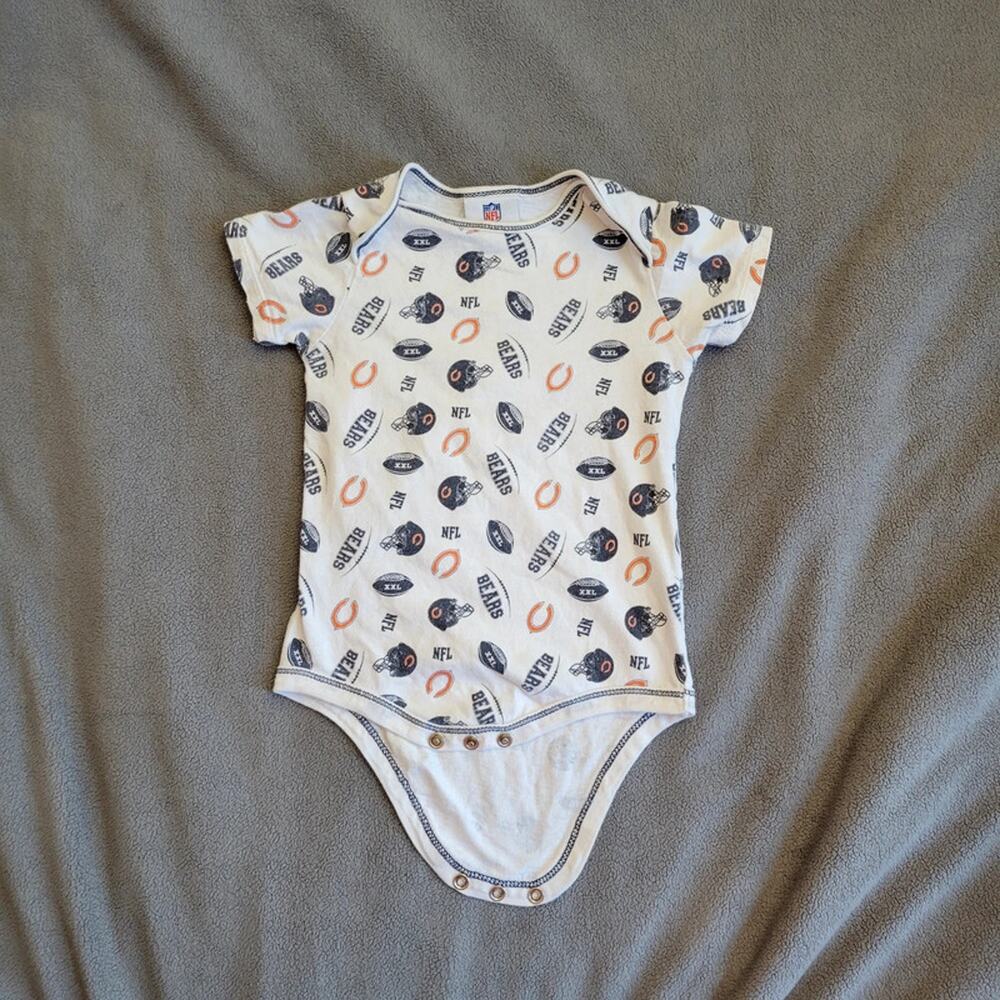Chicago Bears Baby Bodysuit 18 Months White Helmet Logo Pattern Faded